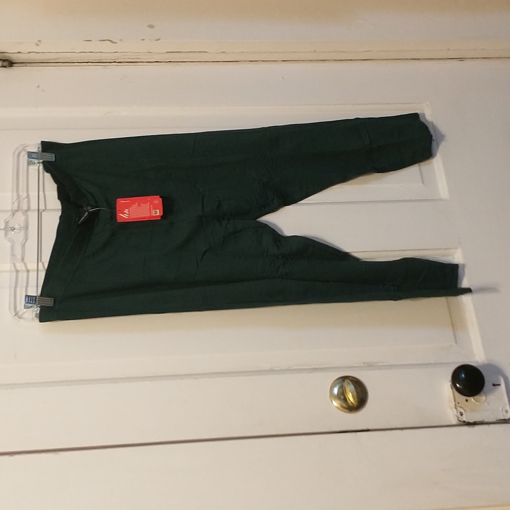 Liva Feather soft Capri leggings forest green XXL new with tags